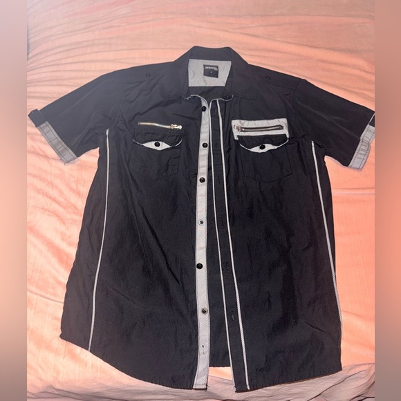 Black Short Sleeve Button-Up Shirt - Picture 1 of 3